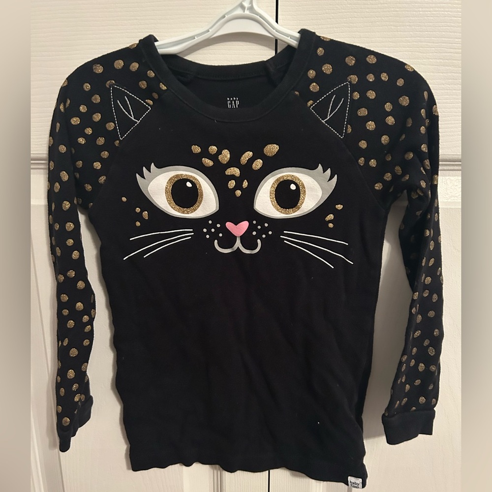Baby GAP: 5T Black Long Sleeve Sleep Black & Gold Poka Dot Cat Shirt